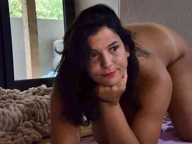 curvyana webcam