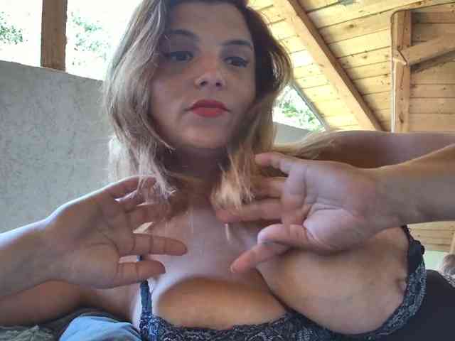 curvyana webcam