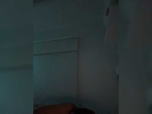SallyeLeins live cam preview
