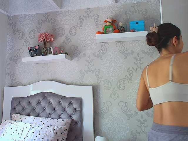 SallyeLeins live webcam show