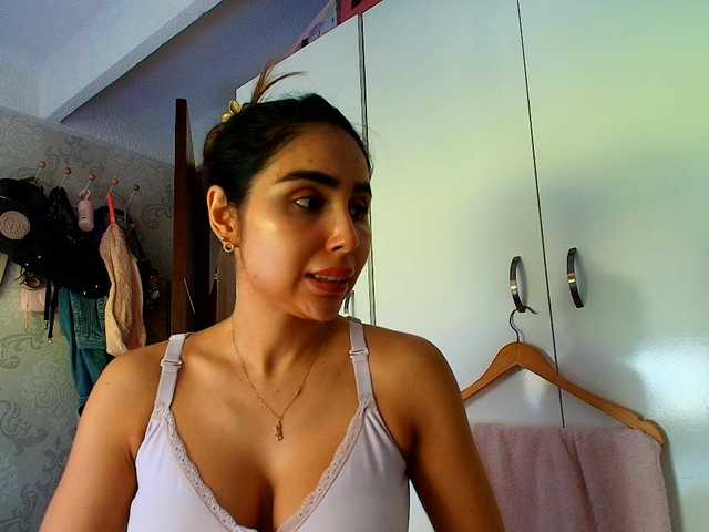 SallyeLeins Прямой эфир на BongaCams