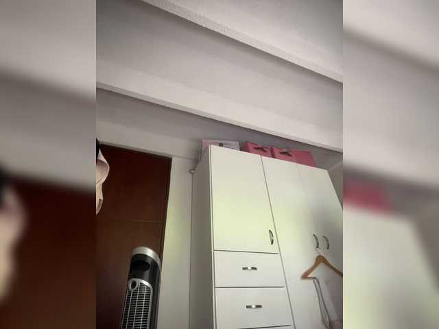 SallyeLeins live webcam show