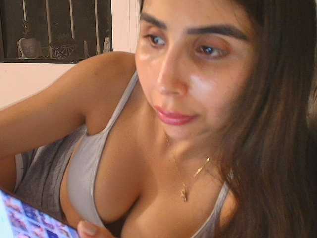 SallyeLeins live webcam show