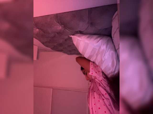 SallyeLeins live cam preview