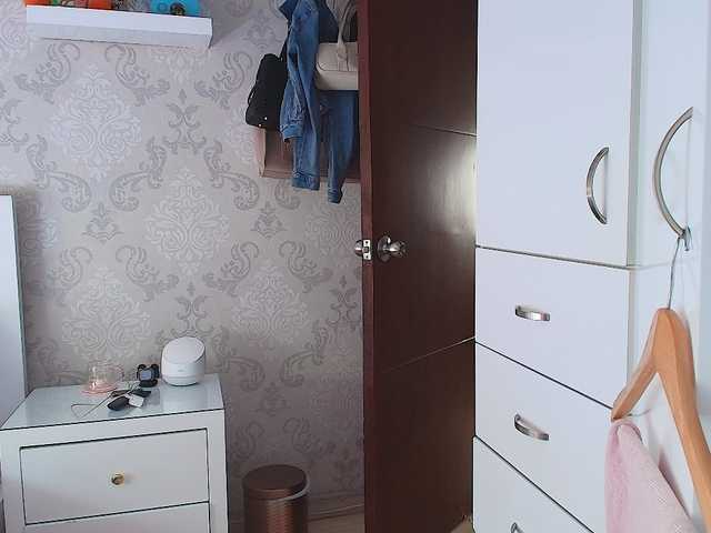 Live трансляция SallyeLeins - slutnetki.online