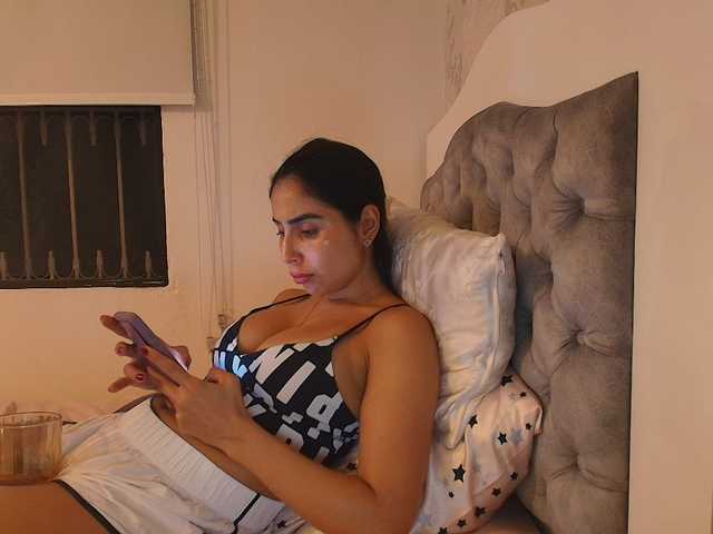 SallyeLeins live webcam show