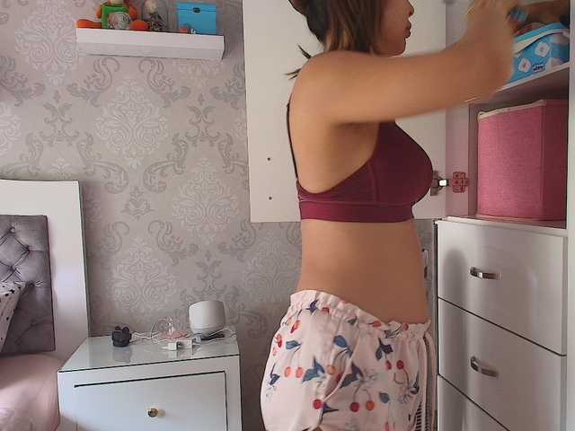 SallyeLeins live cam on BongaCams