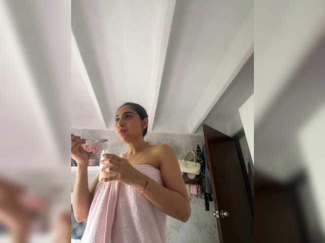 SallyeLeins's BongaCams show and profile