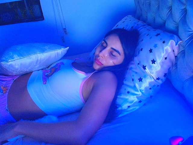 SallyeLeins live webcam show