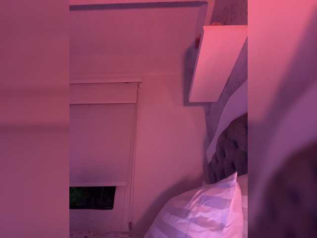 SallyeLeins live cam preview