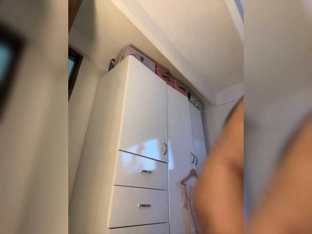 SallyeLeins's BongaCams show and profile