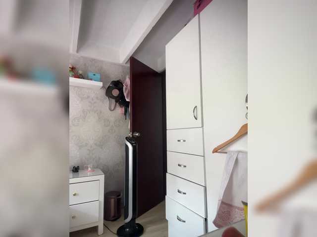 SallyeLeins live webcam show