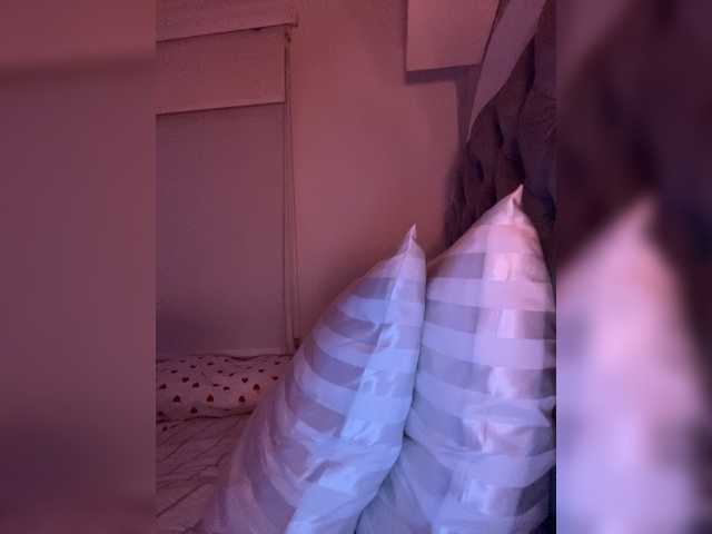 SallyeLeins live cam preview