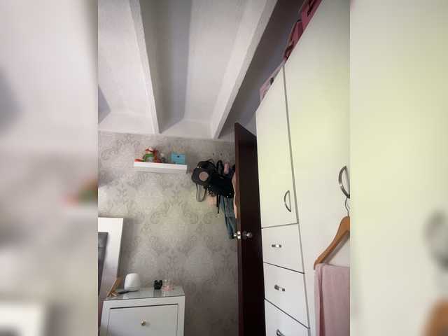 SallyeLeins live webcam show