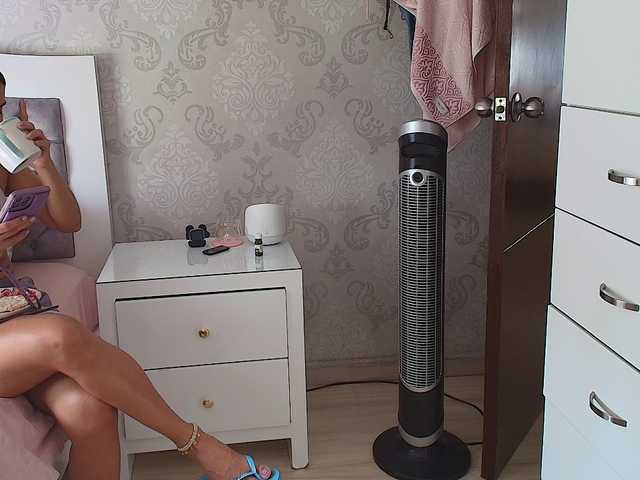 SallyeLeins live webcam show