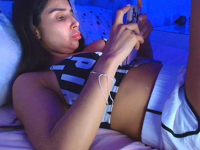SallyeLeins live webcam show