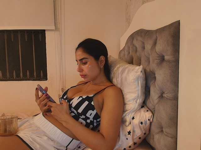 SallyeLeins live webcam show