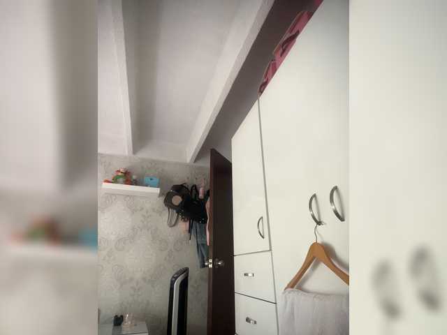 SallyeLeins live webcam show