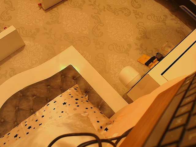 SallyeLeins live webcam show