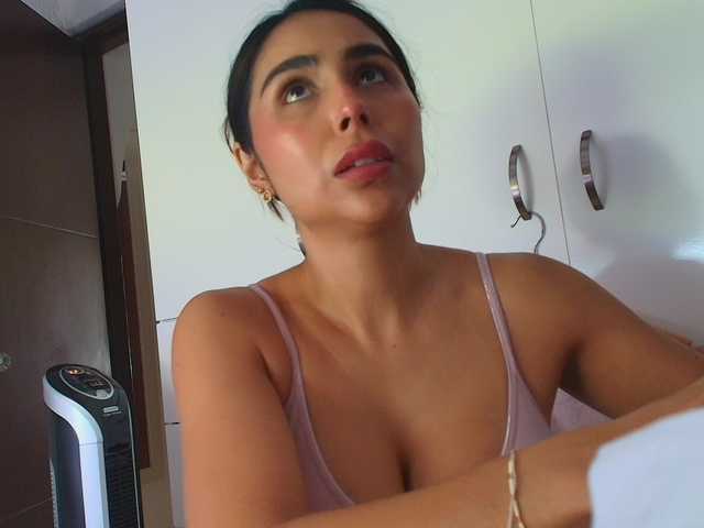 SallyeLeins live cam on BongaCams