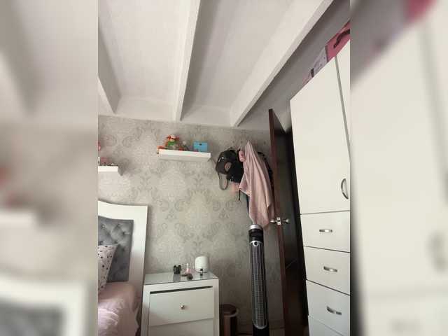 SallyeLeins live webcam show
