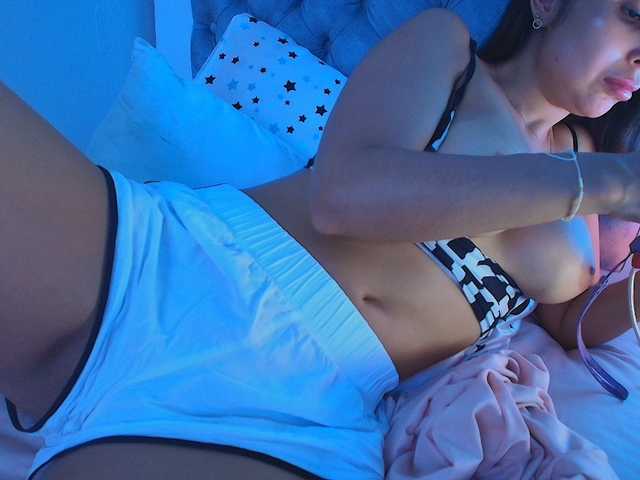 SallyeLeins live webcam show