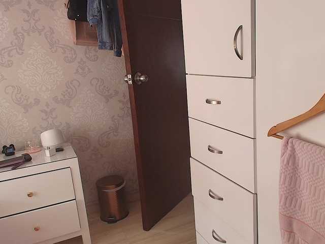 SallyeLeins live cam on BongaCams