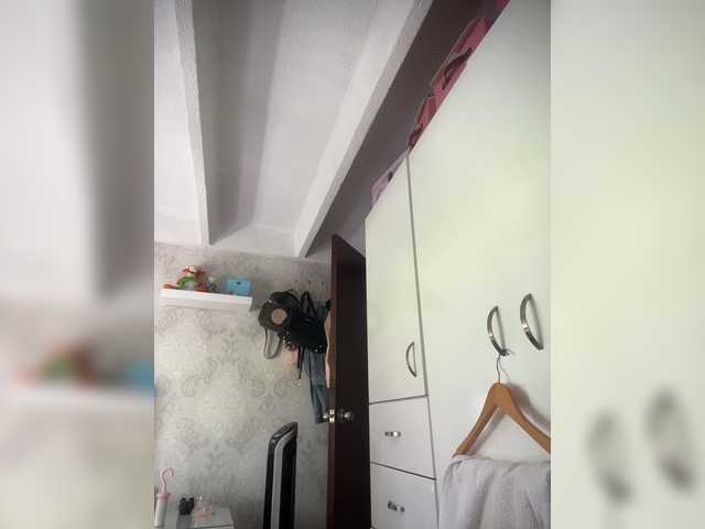 SallyeLeins live webcam show