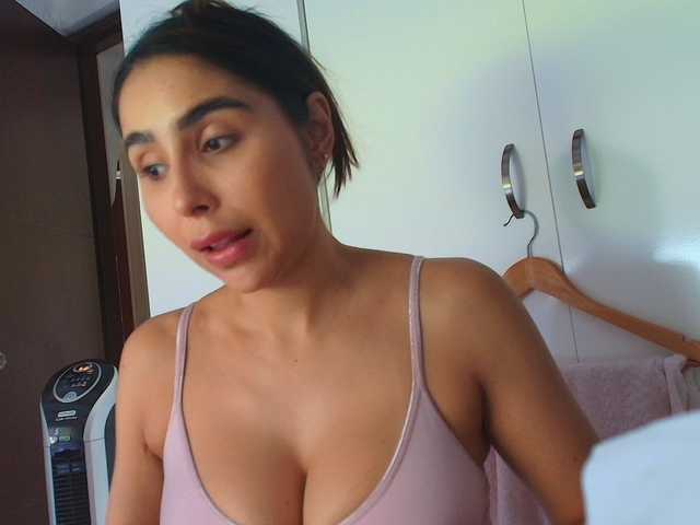 SallyeLeins live cam on BongaCams