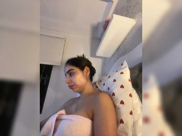 SallyeLeins's BongaCams show and profile