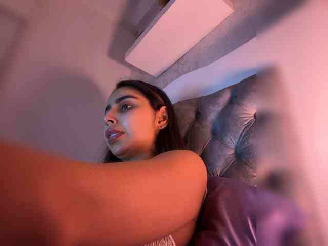 Model: SallyeLeins