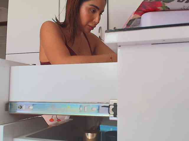 Model: SallyeLeins