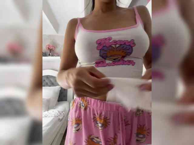 SallyeLeins webcam