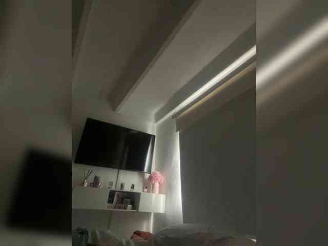 Live stream of SallyeLeins