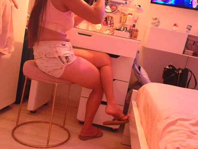 SallyeLeins webcam