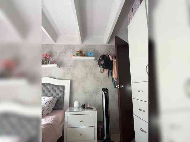 SallyeLeins webcam