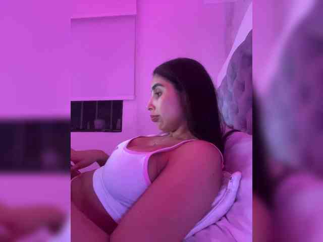 Model: SallyeLeins