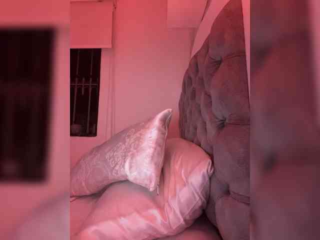 SallyeLeins webcam