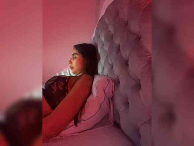 Model: SallyeLeins