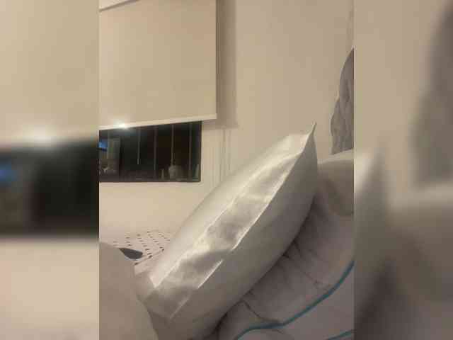 SallyeLeins webcam