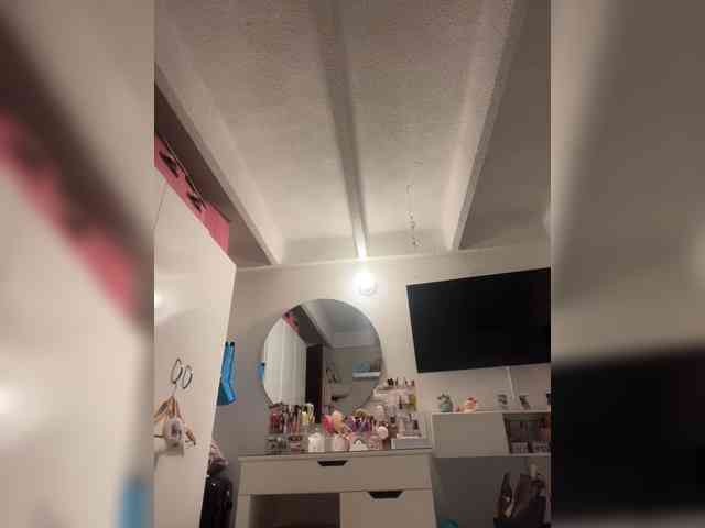 SallyeLeins webcam