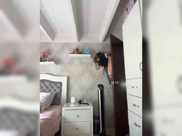 SallyeLeins webcam