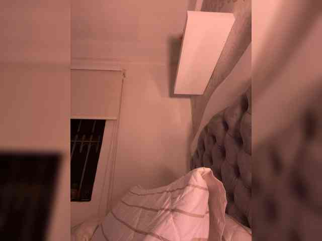 SallyeLeins webcam