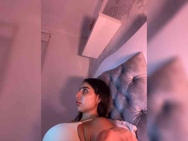 Model: SallyeLeins