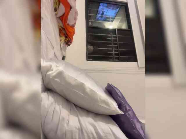 SallyeLeins webcam