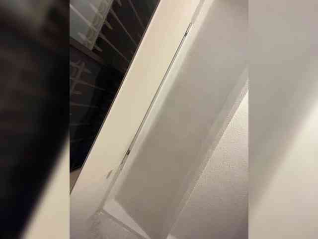 SallyeLeins webcam
