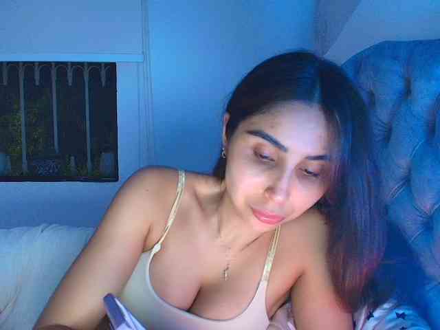 Model: SallyeLeins