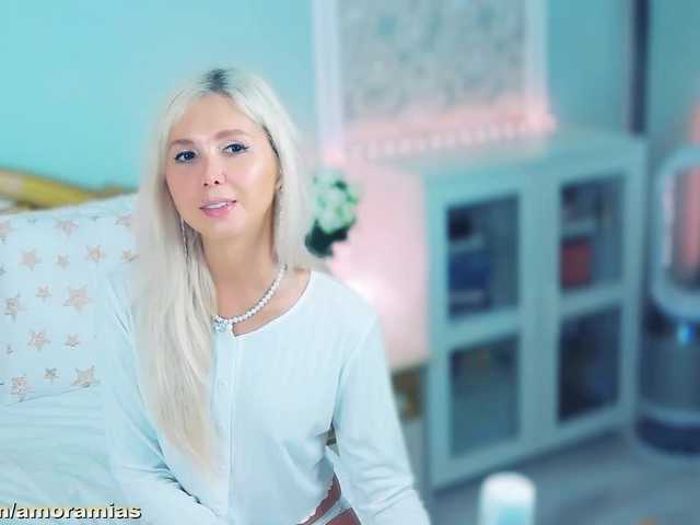 Amoramias live webcam show
