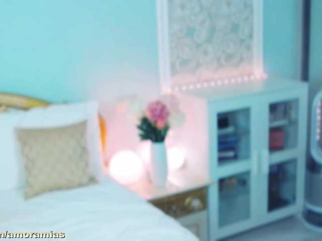 Amoramias live webcam show
