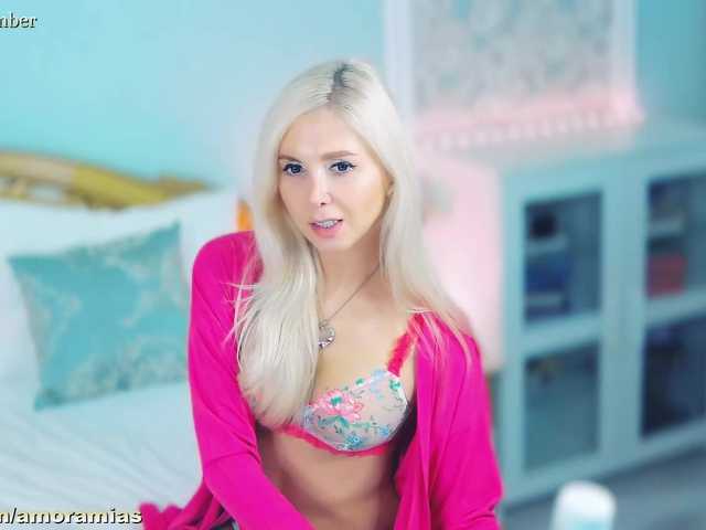 Amoramias live cam on BongaCams